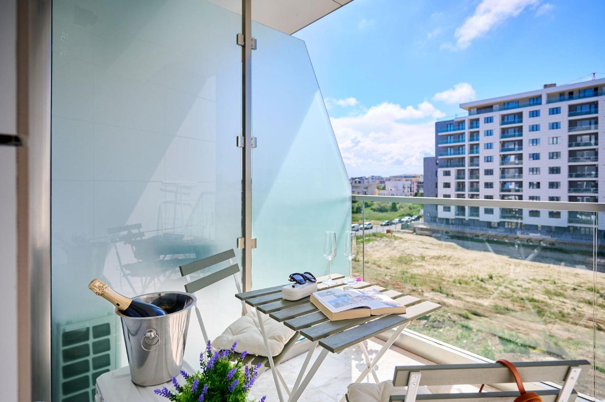Soleil Anne Studio In Infinity Beach Resort - Parking Mamaia Exterior photo