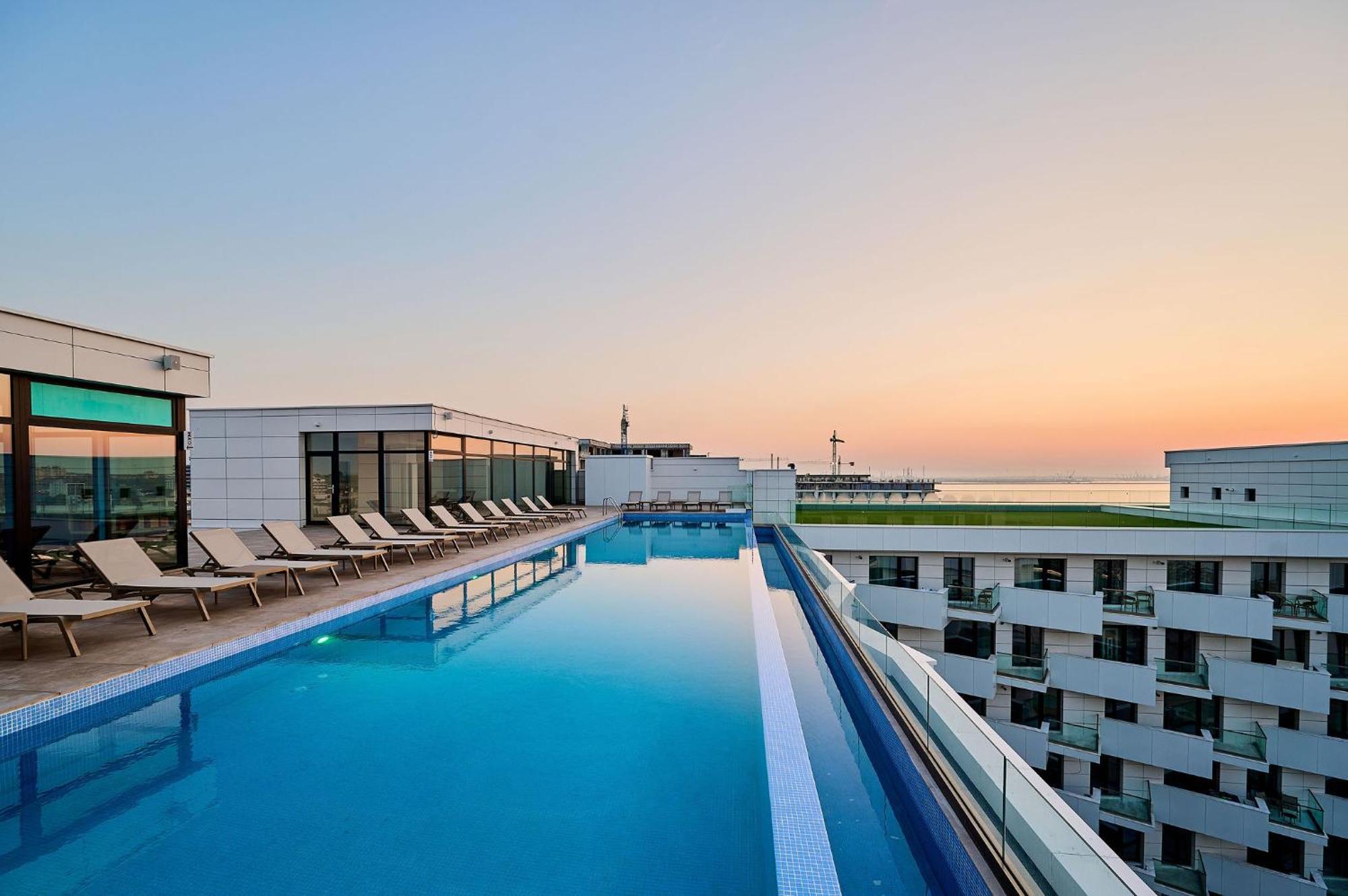 Soleil Anne Studio In Infinity Beach Resort - Parking Mamaia Exterior photo