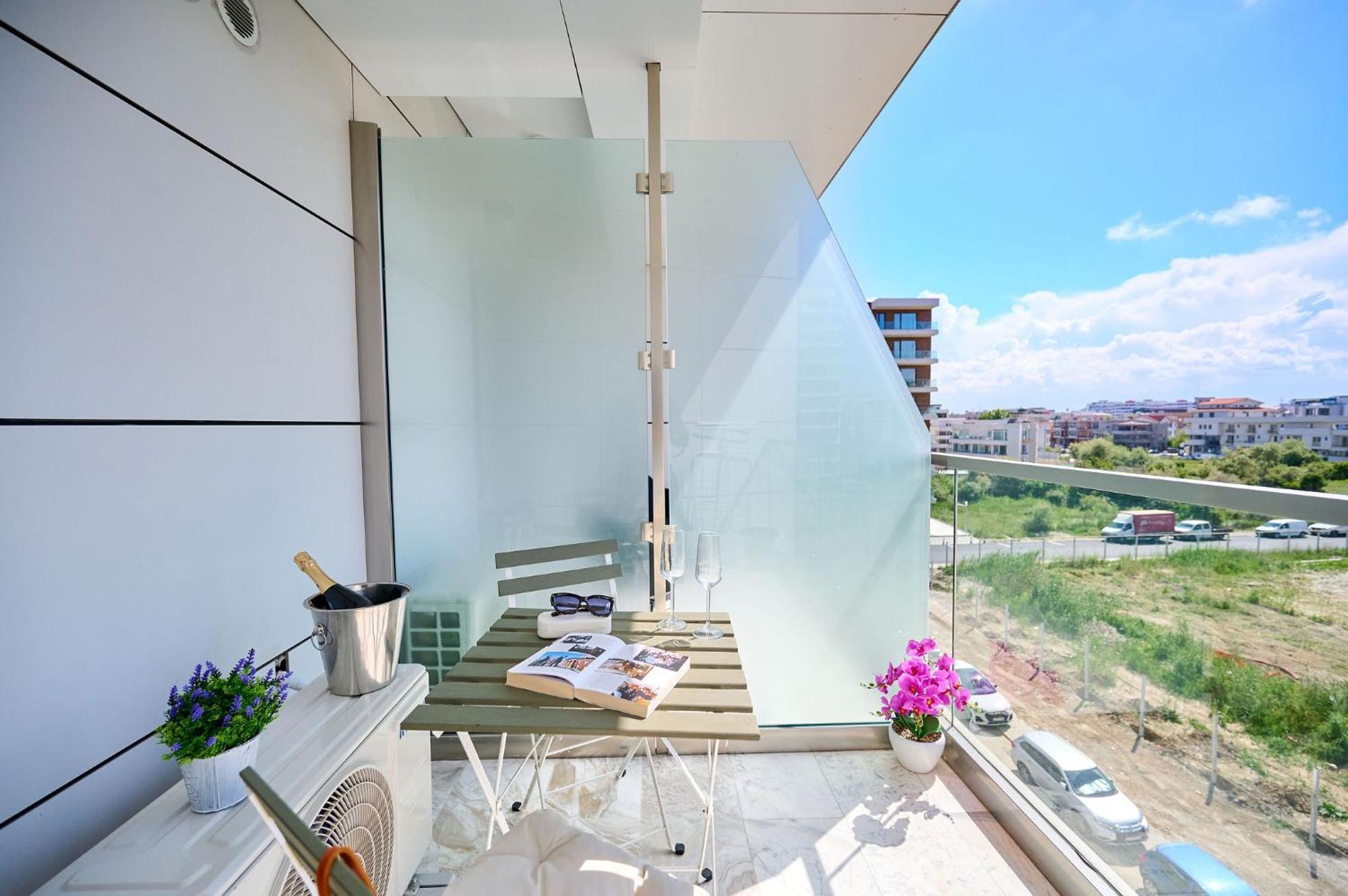 Soleil Anne Studio In Infinity Beach Resort - Parking Mamaia Exterior photo